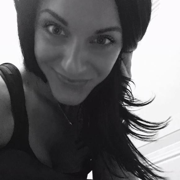 Meet your Posher, Stephanie - Picture 1 of 1